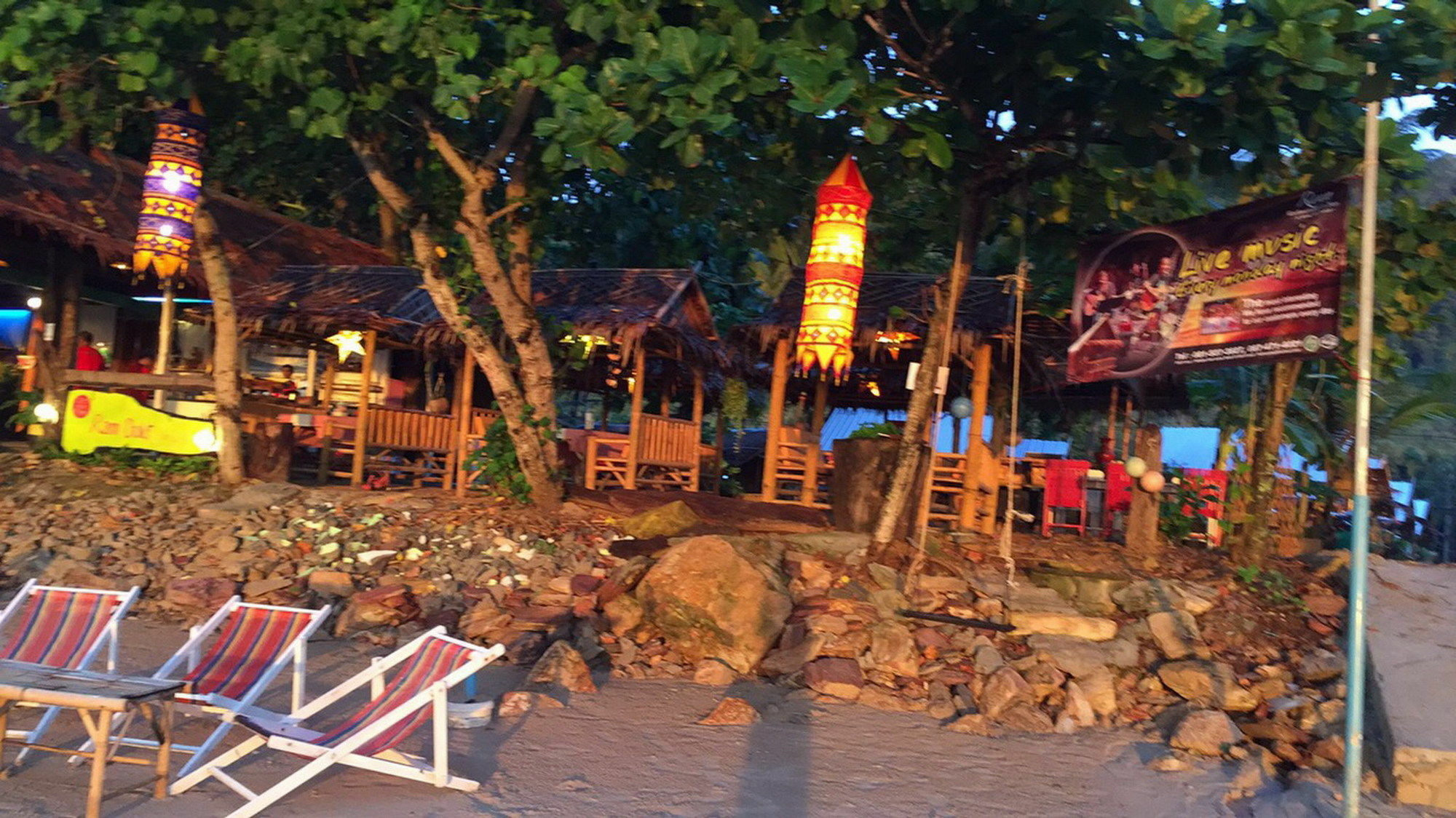 Rann Chalet Beach Side Koh Lanta Bagian luar foto